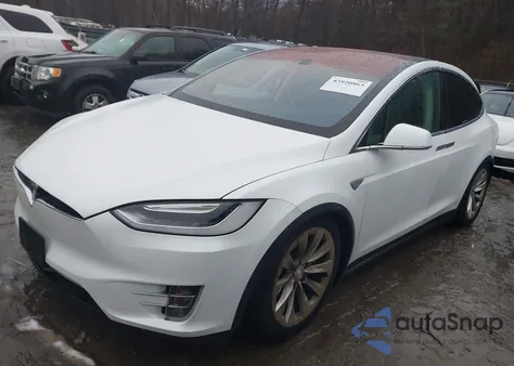 2016 Tesla Model X 75D/P100D/P90D из США, поврежденный, VIN 5YJXCBE41GF005054